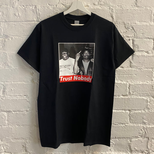 Biggie & Tupac Trust Nobody Printed Tee In Black