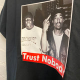 Biggie & Tupac Trust Nobody Printed Tee In Black