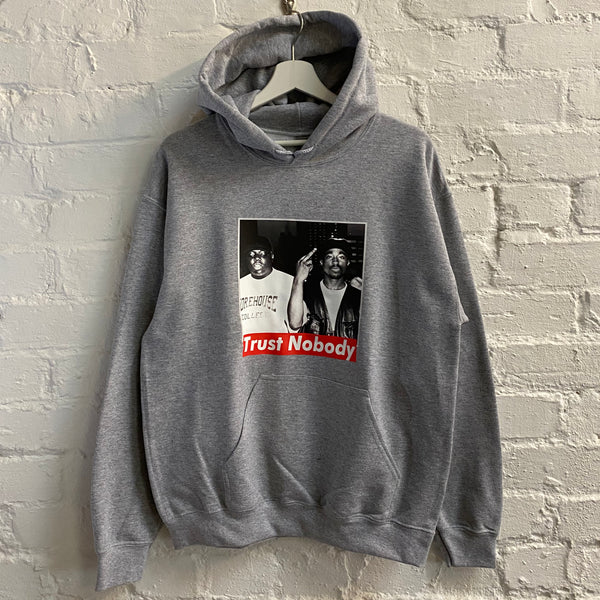 Biggie & Tupac Trust Nobody Printed Hoodie In Grey