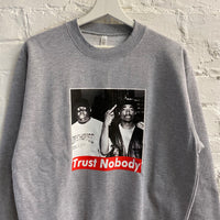 Trust Nobody Biggie & Tupac Printed Sweatshirt In Grey
